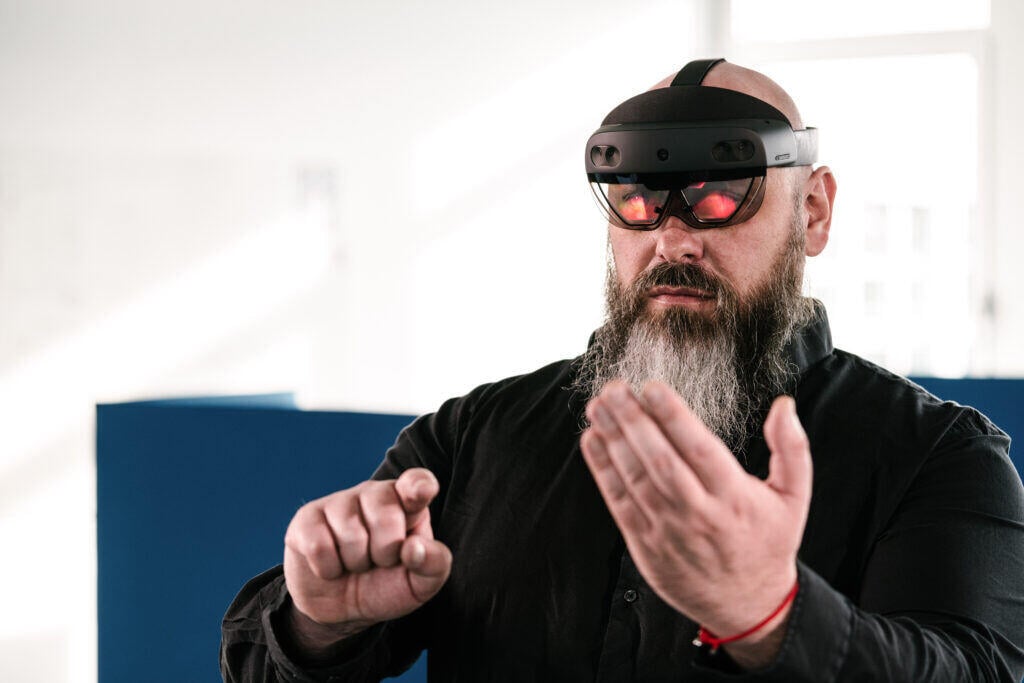 Hololight HoloLens 2 Enhatch AR App